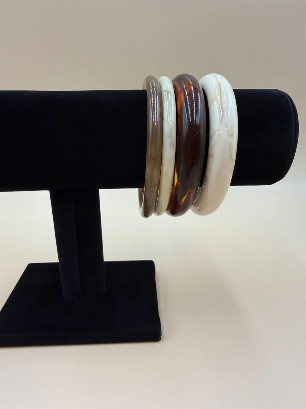 Set of 4 Resin Bangle Bracelets in White, Tortoiseshell & Taupe